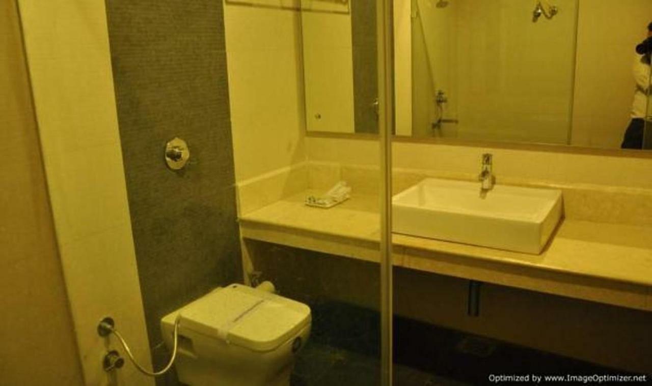 Hotel Diamond Plaza Chandīgarh Dış mekan fotoğraf