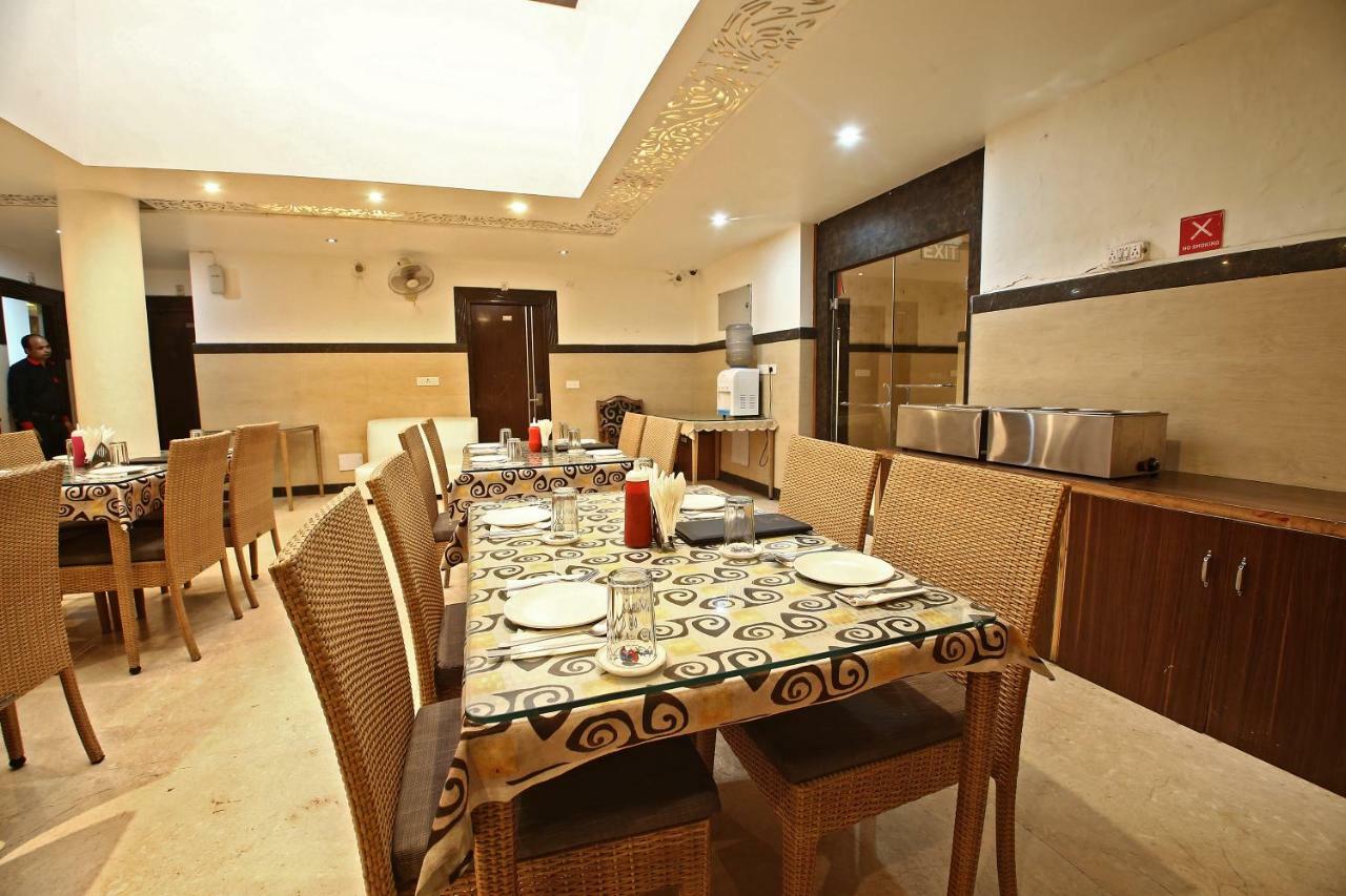 Hotel Diamond Plaza Chandīgarh Dış mekan fotoğraf