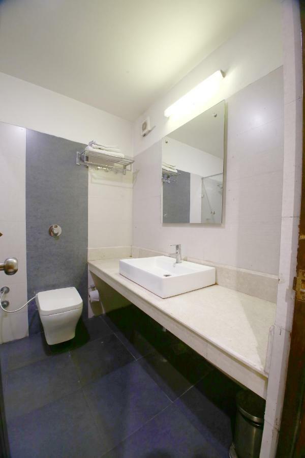 Hotel Diamond Plaza Chandīgarh Dış mekan fotoğraf