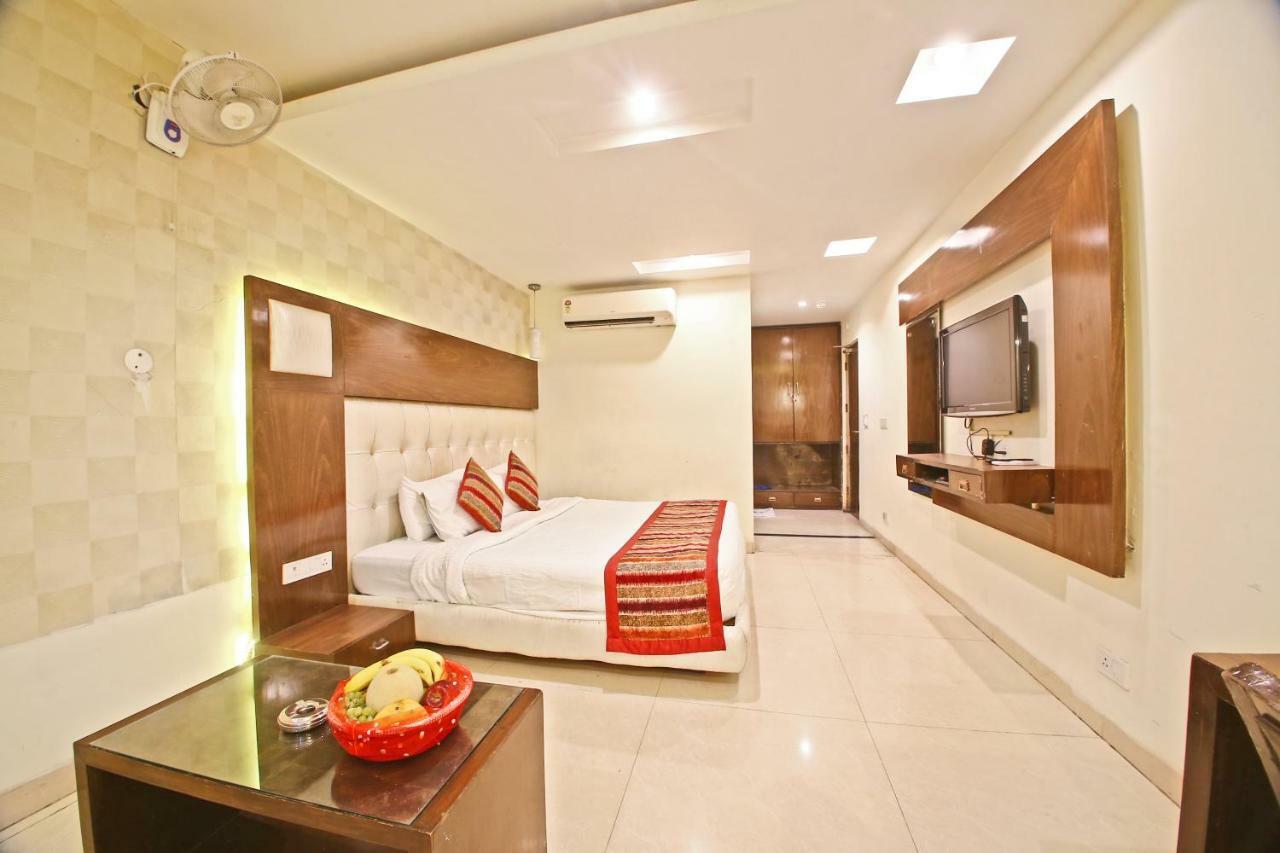 Hotel Diamond Plaza Chandīgarh Dış mekan fotoğraf