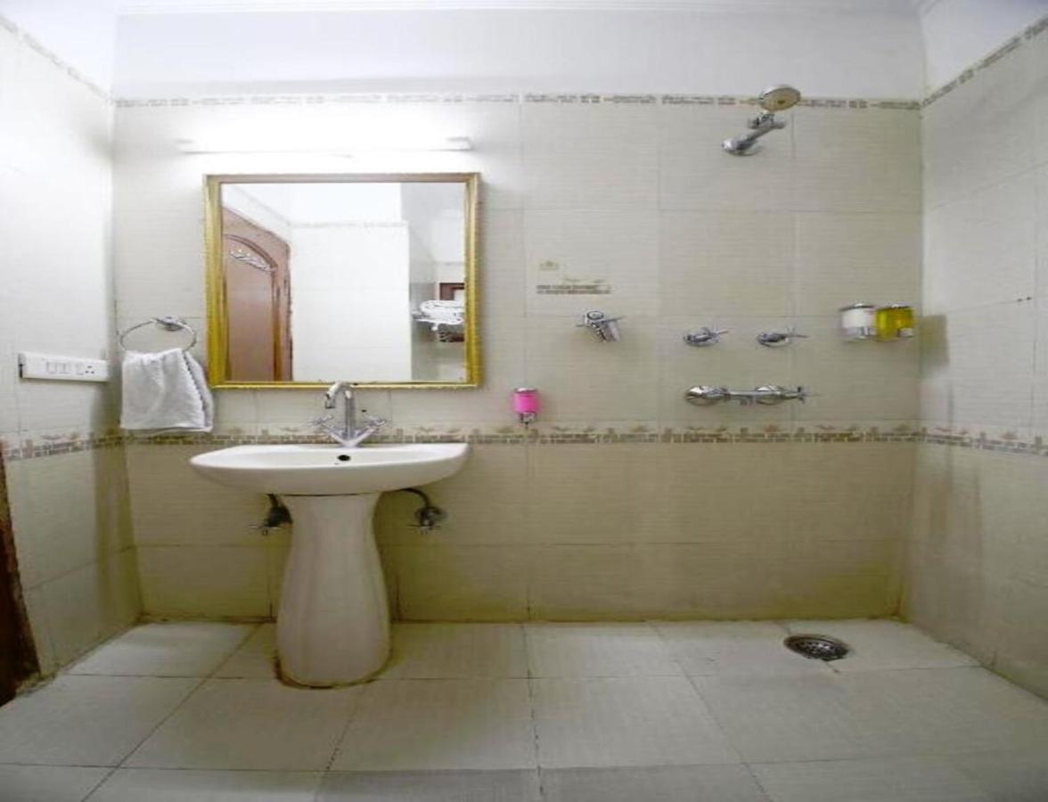 Hotel Diamond Plaza Chandīgarh Dış mekan fotoğraf